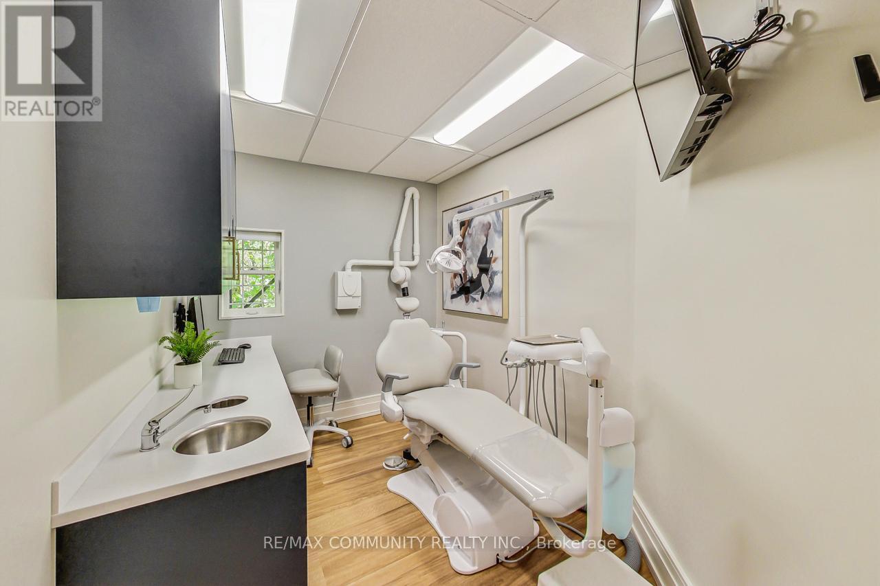 123 Collier Street, Barrie (City Centre), Ontario  L4M 1H5 - Photo 10 - S13218624