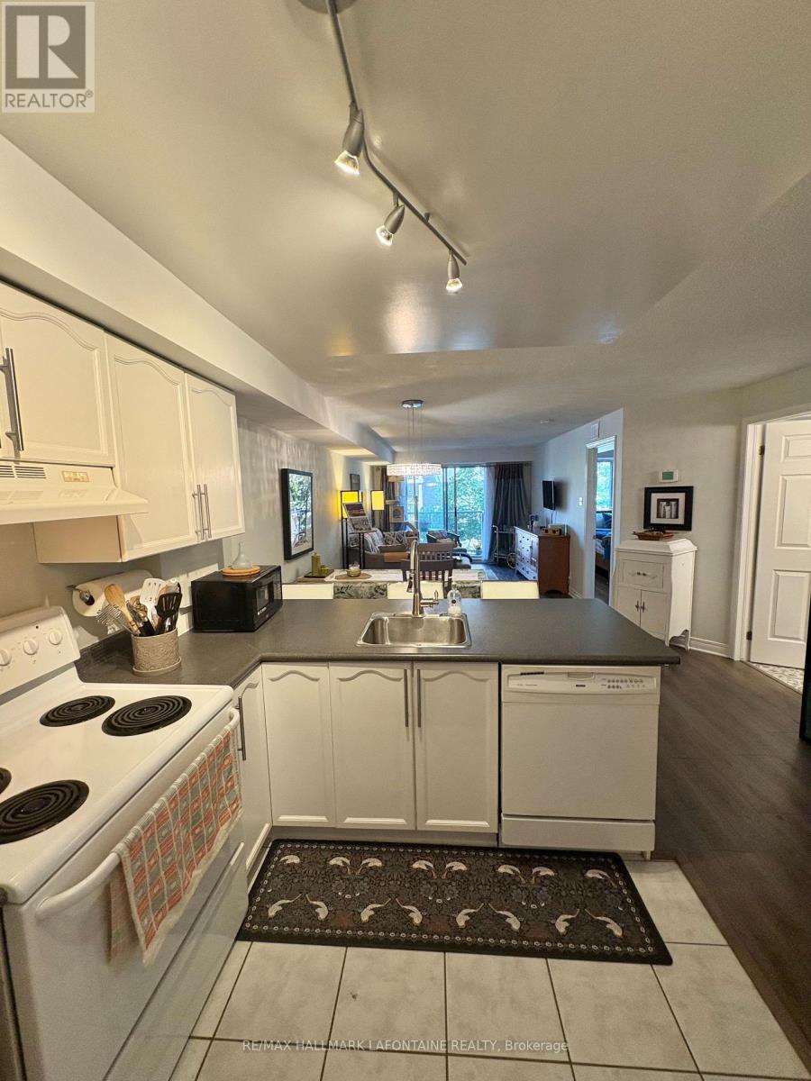 402 - 429 Somerset Street W, Ottawa, Ontario  K2P 2P5 - Photo 13 - X13218686