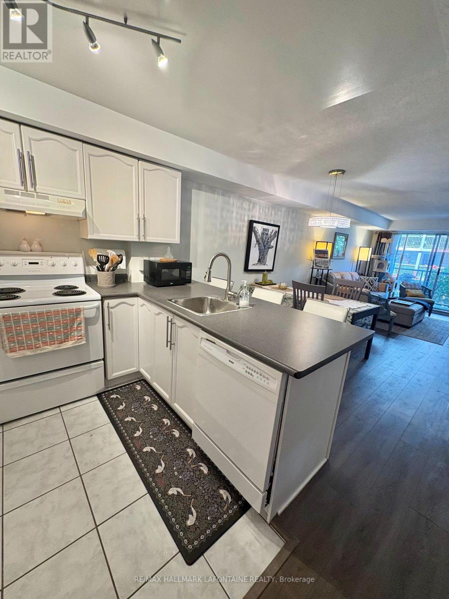 402 - 429 Somerset Street W, Ottawa, Ontario  K2P 2P5 - Photo 15 - X13218686