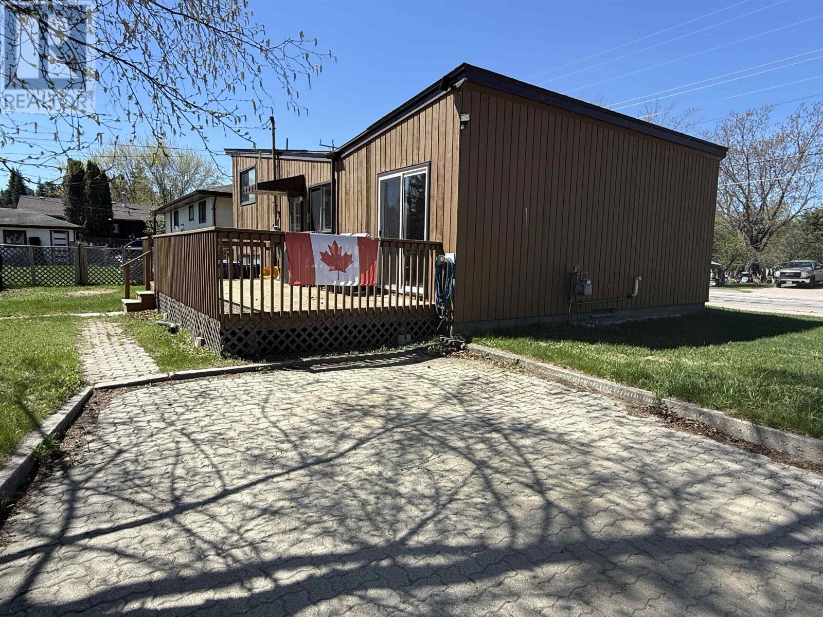 133 Memorial Ave, Dryden, Ontario  P8N 2M4 - Photo 2 - TB2601267