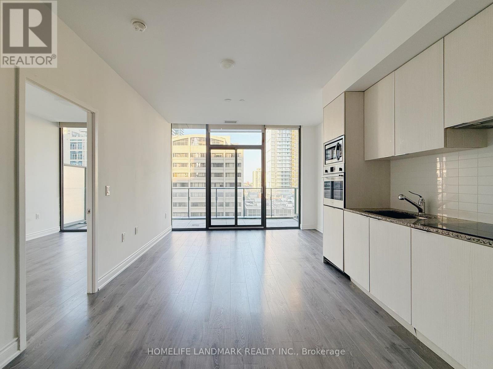 501 - 11 WELLESLEY STREET W, Toronto, Ontario