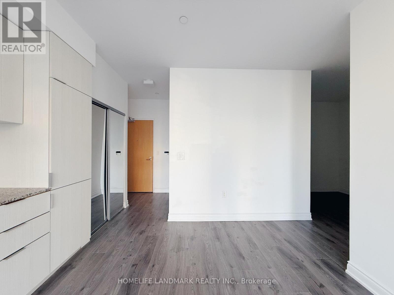501 - 11 Wellesley Street W, Toronto, Ontario  M4Y 0G4 - Photo 10 - C13218688