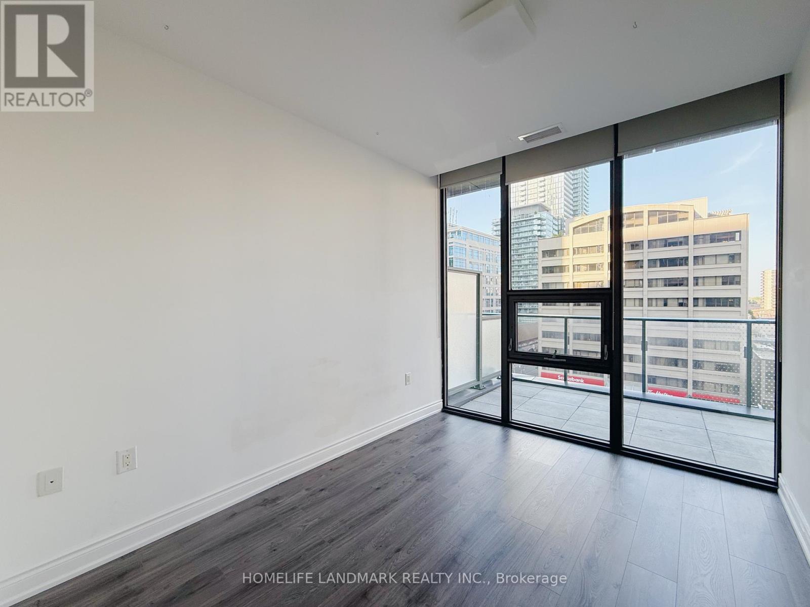 501 - 11 Wellesley Street W, Toronto, Ontario  M4Y 0G4 - Photo 4 - C13218688