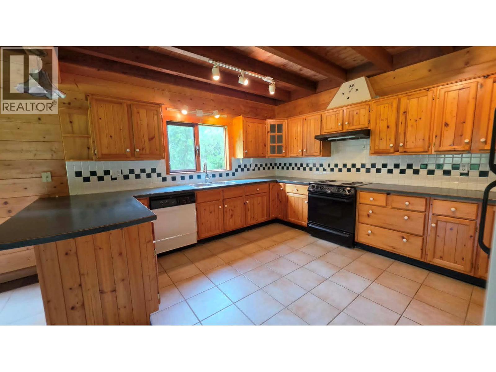 71 Byers Road, Cherryville, British Columbia  V0E 2G1 - Photo 4 - 10389522