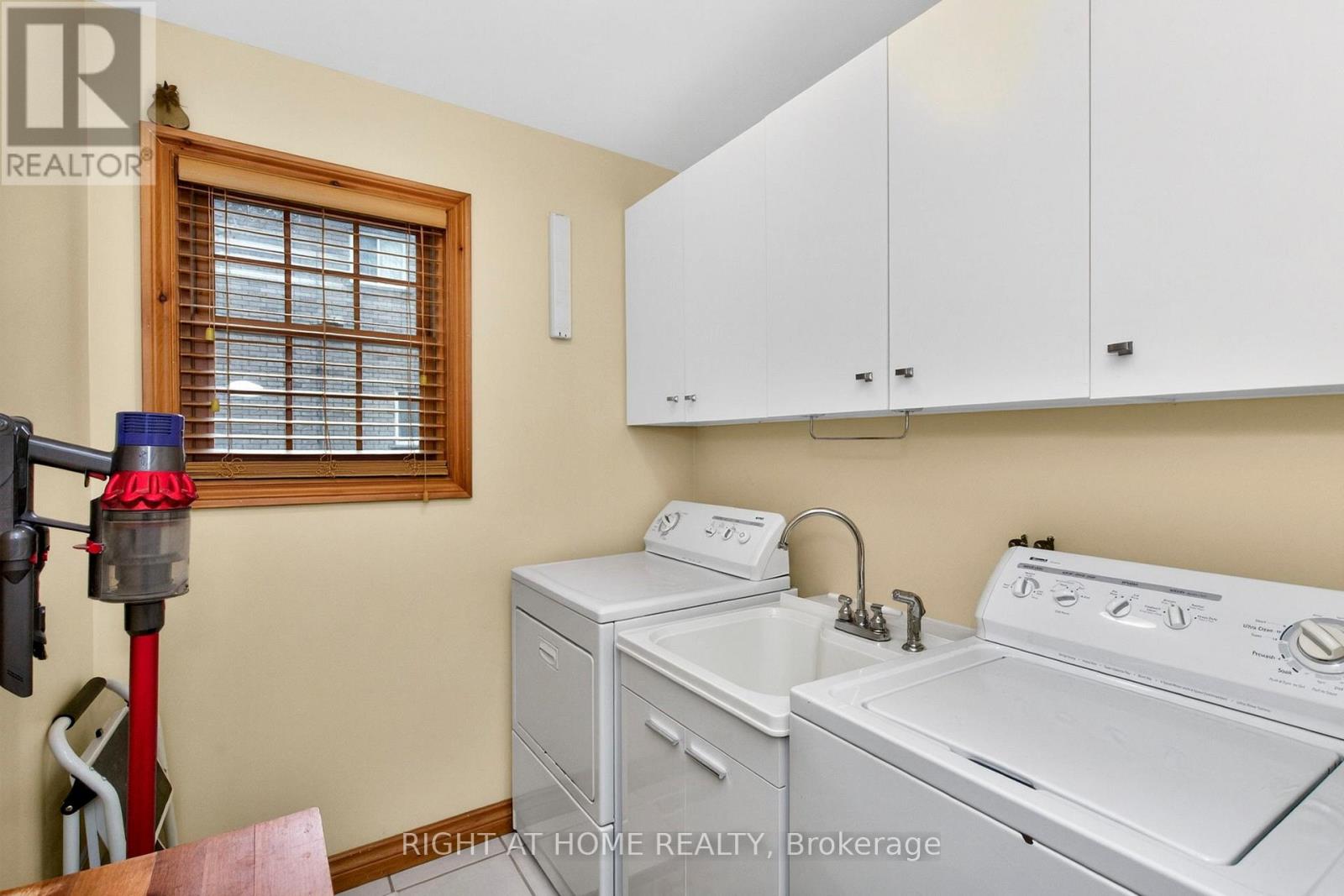77 Cambridge Street, Penetanguishene, Ontario  L9M 1G7 - Photo 19 - S13134844