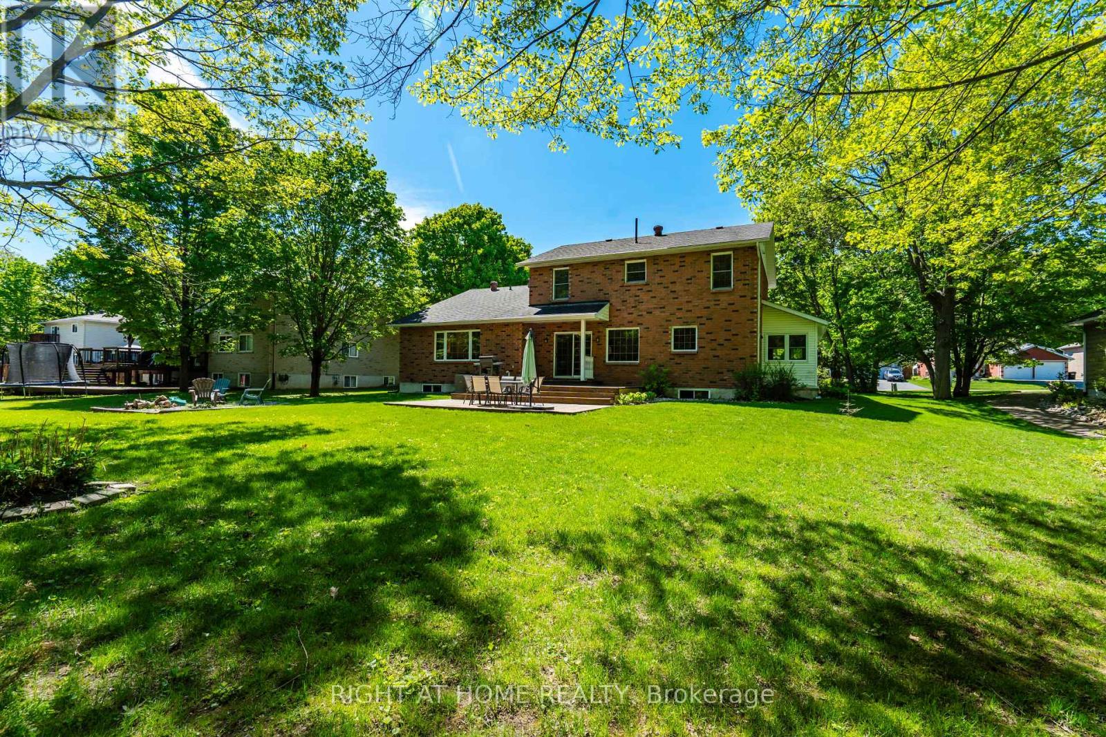 77 Cambridge Street, Penetanguishene, Ontario  L9M 1G7 - Photo 36 - S13134844