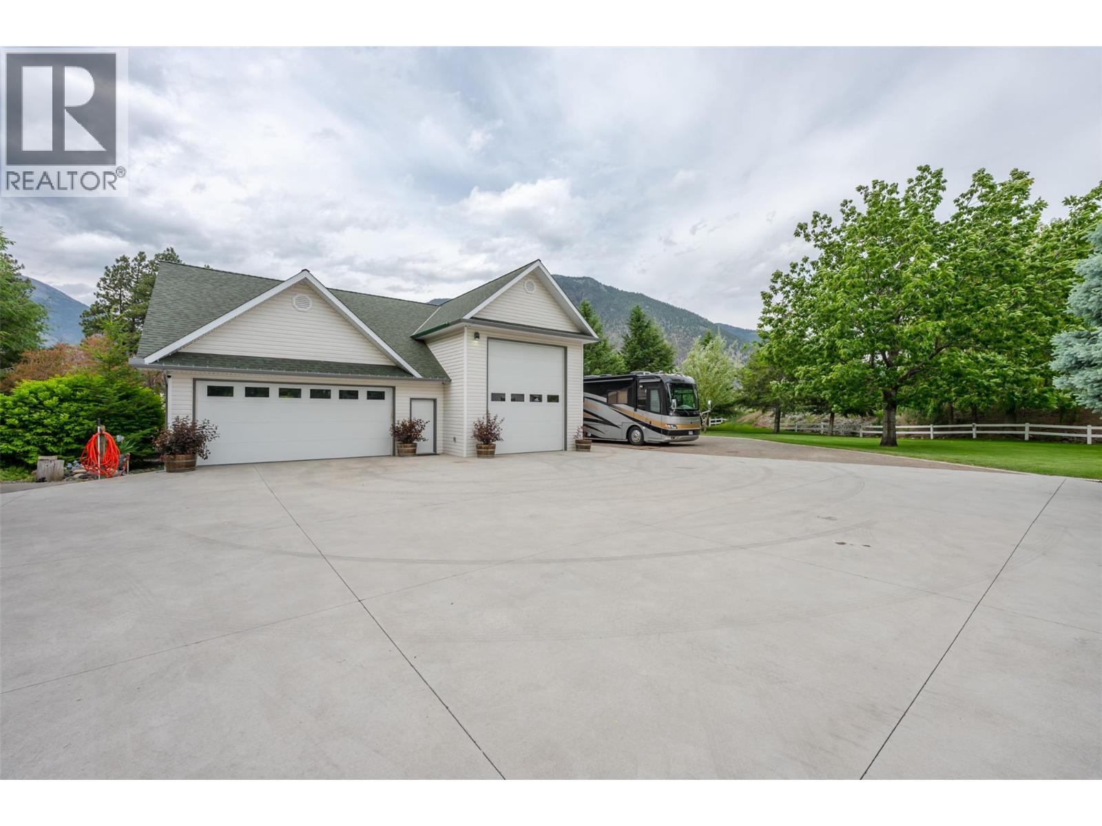 2900 River Road, Keremeos, British Columbia  V0X 1N1 - Photo 2 - 10389344