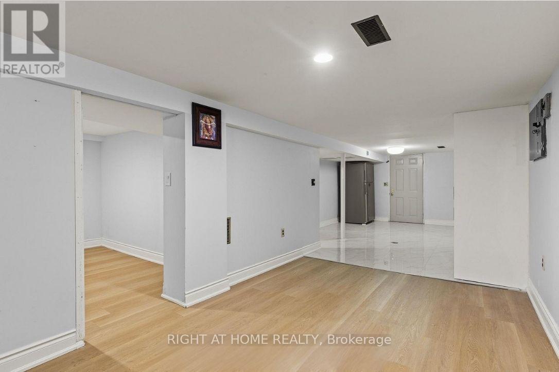 Lower - 30 Webber Avenue, Hamilton, Ontario  L8N 1W3 - Photo 4 - X13218690