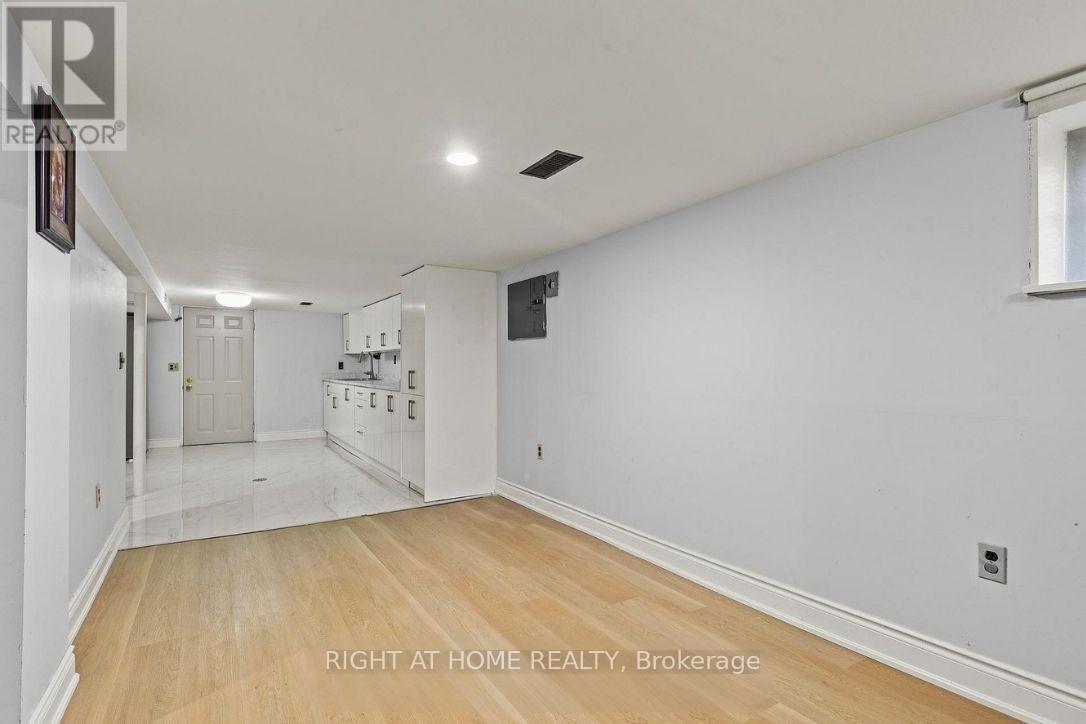 Lower - 30 Webber Avenue, Hamilton, Ontario  L8N 1W3 - Photo 5 - X13218690