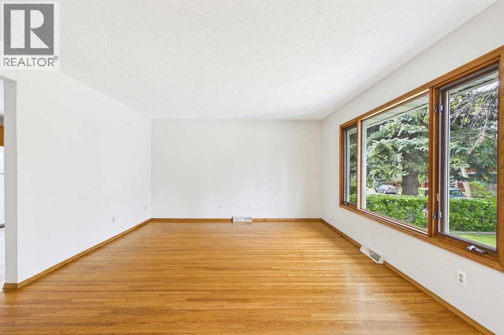 3840 Brooklyn Crescent Nw, Calgary, Alberta  T2L 1H2 - Photo 7 - A2315958