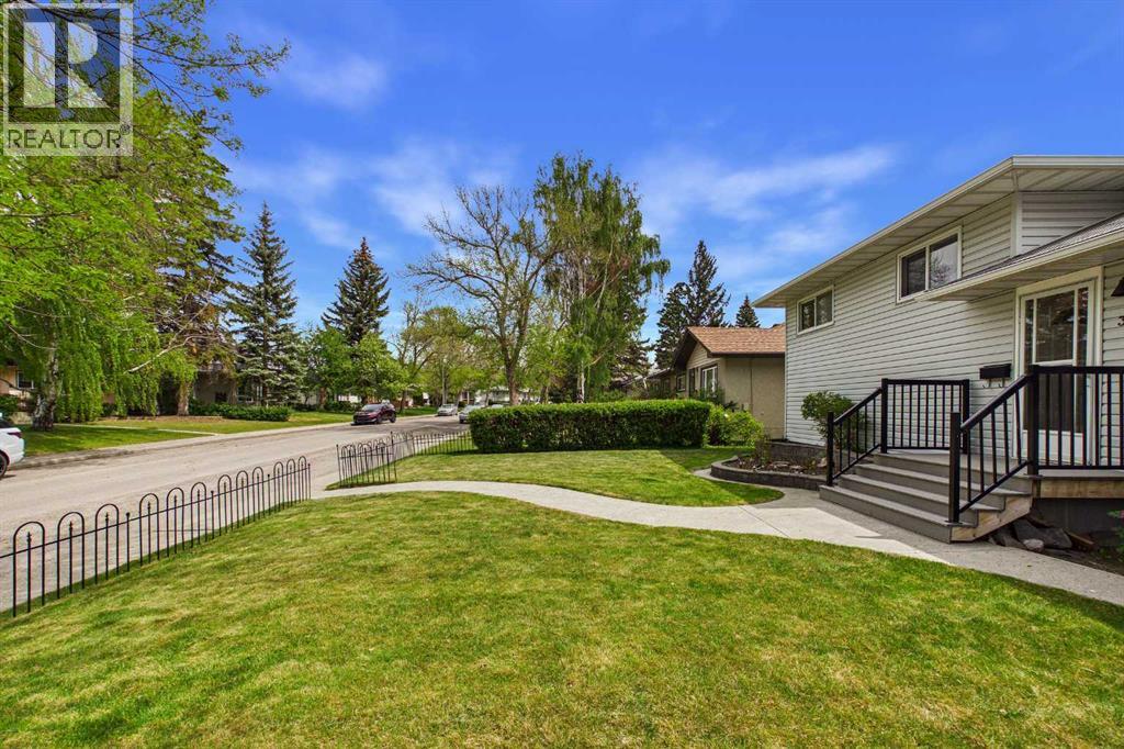 3840 Brooklyn Crescent Nw, Calgary, Alberta  T2L 1H2 - Photo 3 - A2315958