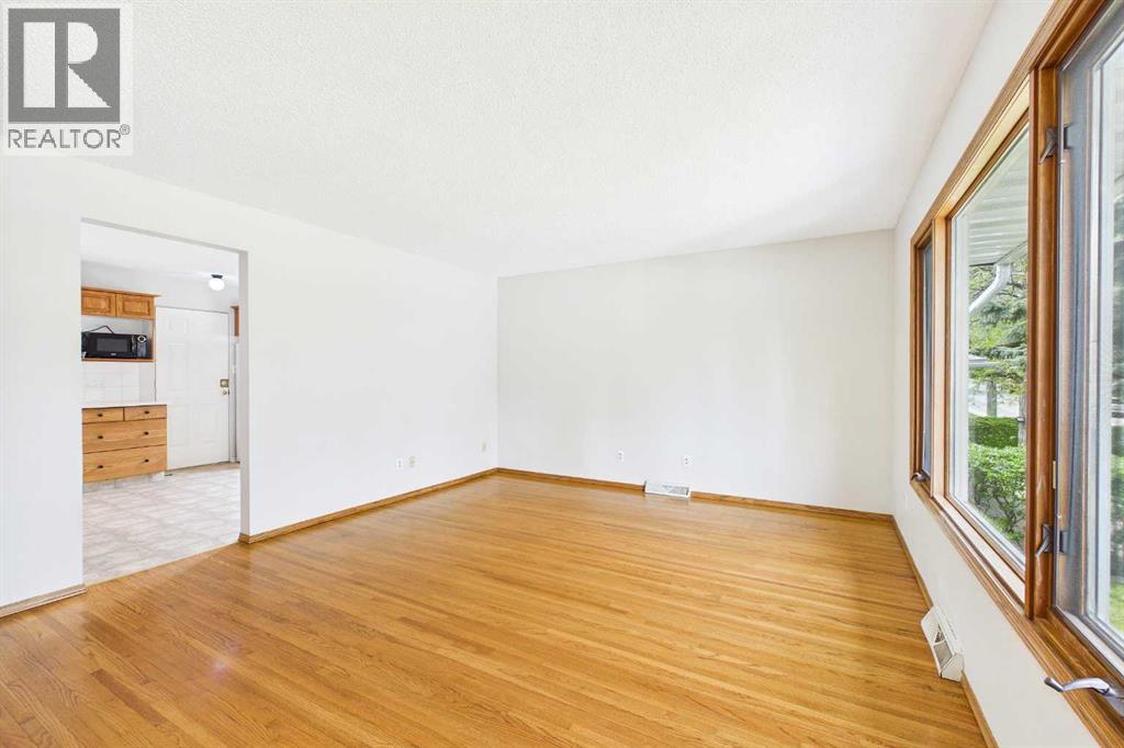 3840 Brooklyn Crescent Nw, Calgary, Alberta  T2L 1H2 - Photo 8 - A2315958