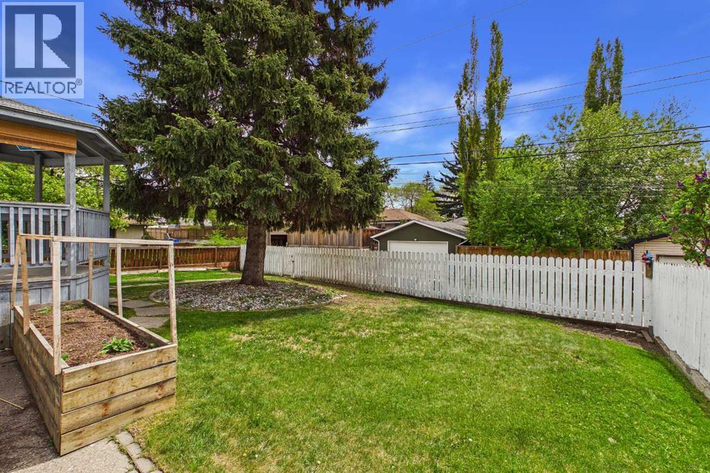 3840 Brooklyn Crescent Nw, Calgary, Alberta  T2L 1H2 - Photo 30 - A2315958