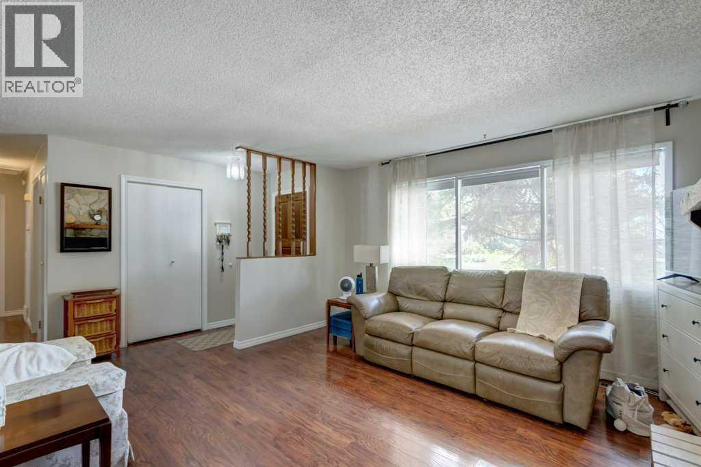 495 Queen Charlotte Road Se, Calgary, Alberta  T2J 5H8 - Photo 4 - A2316139
