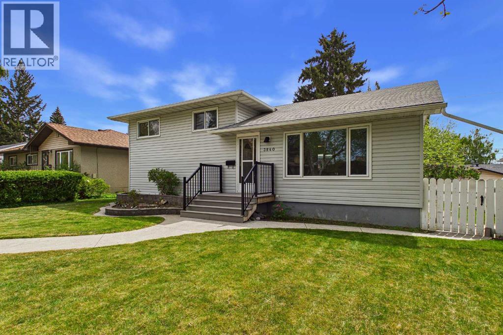 3840 Brooklyn Crescent Nw, Calgary, Alberta  T2L 1H2 - Photo 2 - A2315958