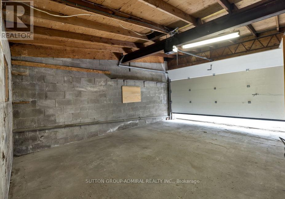 Main - 81 Palmerston Avenue, Toronto, Ontario  M6J 2J2 - Photo 11 - C13218716