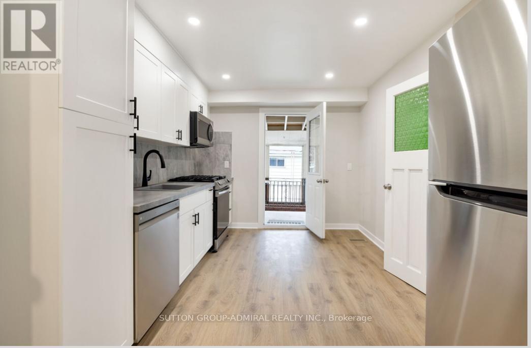 Main - 81 Palmerston Avenue, Toronto, Ontario  M6J 2J2 - Photo 3 - C13218716
