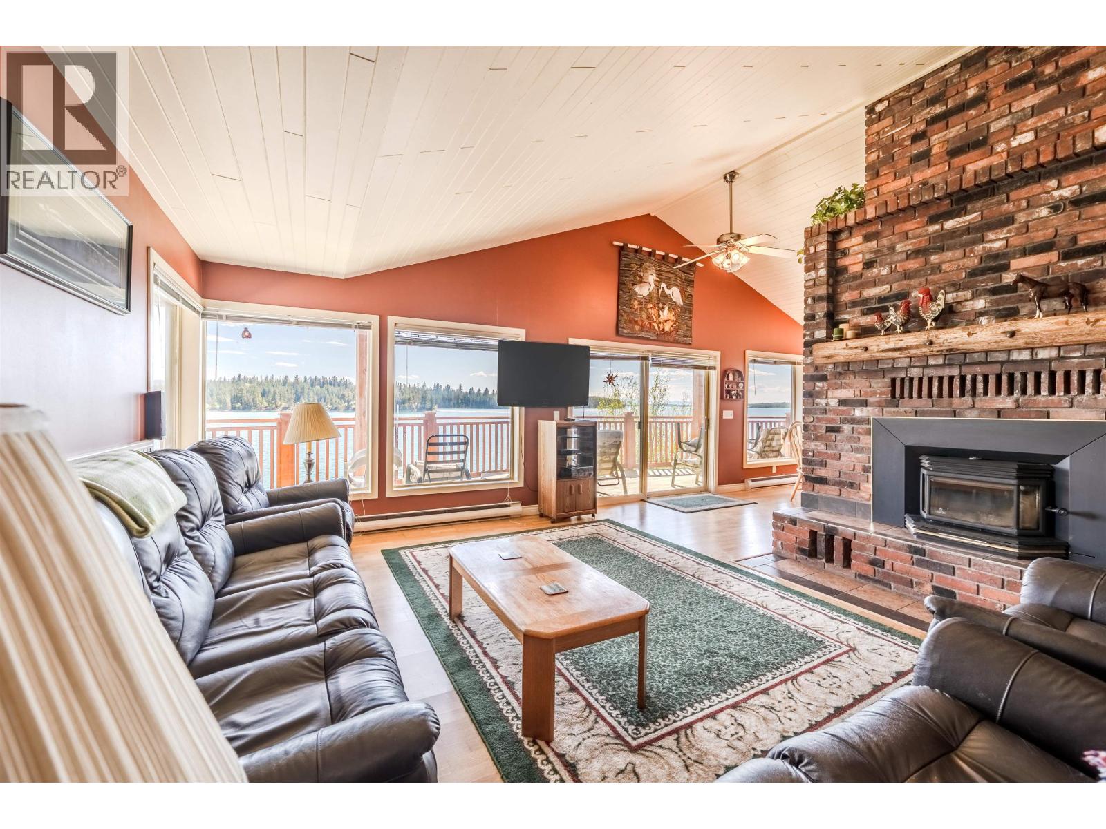 6410 Fox Crescent, Green Lake, British Columbia  V0K 2K1 - Photo 8 - R3097204