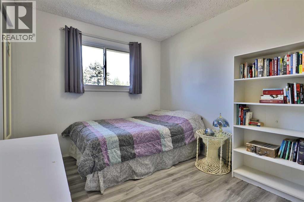 3305 Erickson Drive, Camrose, Alberta  T4V 3X1 - Photo 10 - A2311573