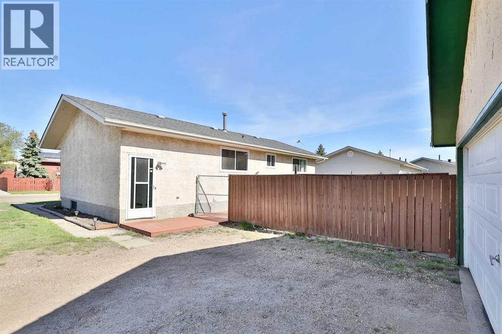 3305 Erickson Drive, Camrose, Alberta  T4V 3X1 - Photo 29 - A2311573