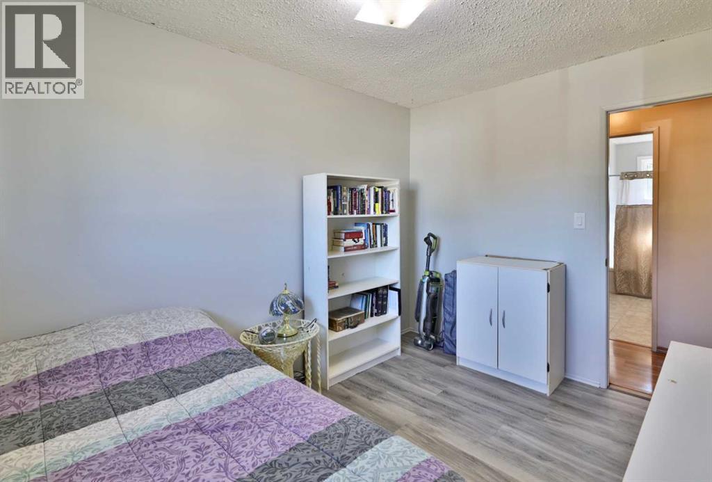 3305 Erickson Drive, Camrose, Alberta  T4V 3X1 - Photo 11 - A2311573