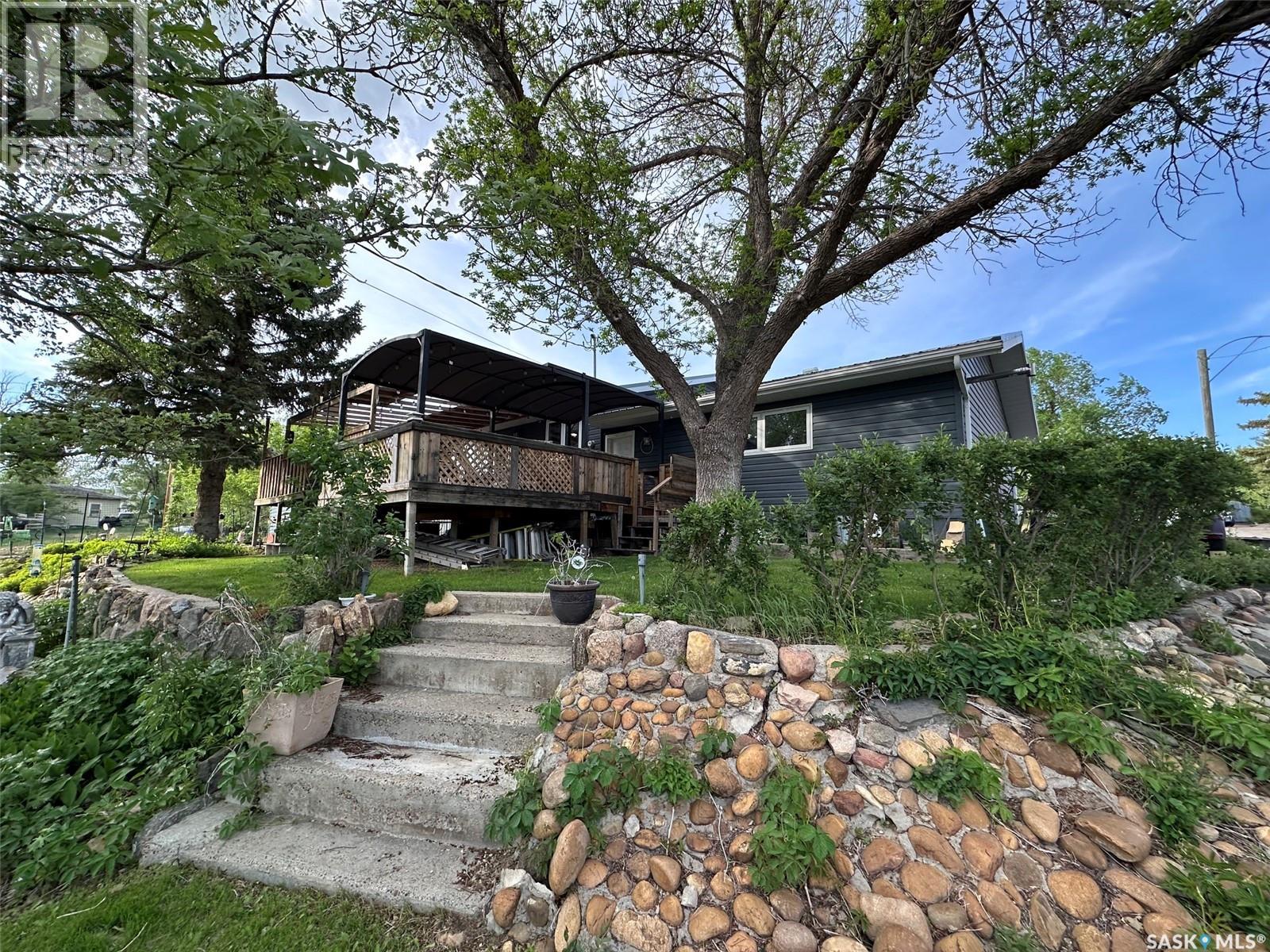 310 2nd Avenue S, Rockglen, Saskatchewan  S0H 0B0 - Photo 2 - SK037694