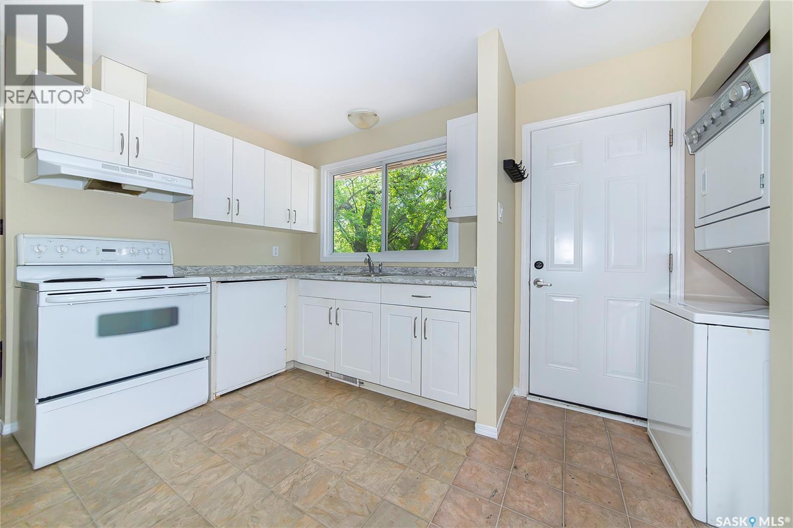 1609 B Avenue N, Saskatoon, Saskatchewan  S7L 1H2 - Photo 13 - SK037643