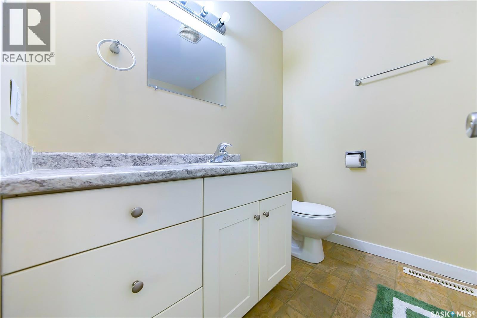 1609 B Avenue N, Saskatoon, Saskatchewan  S7L 1H2 - Photo 19 - SK037643