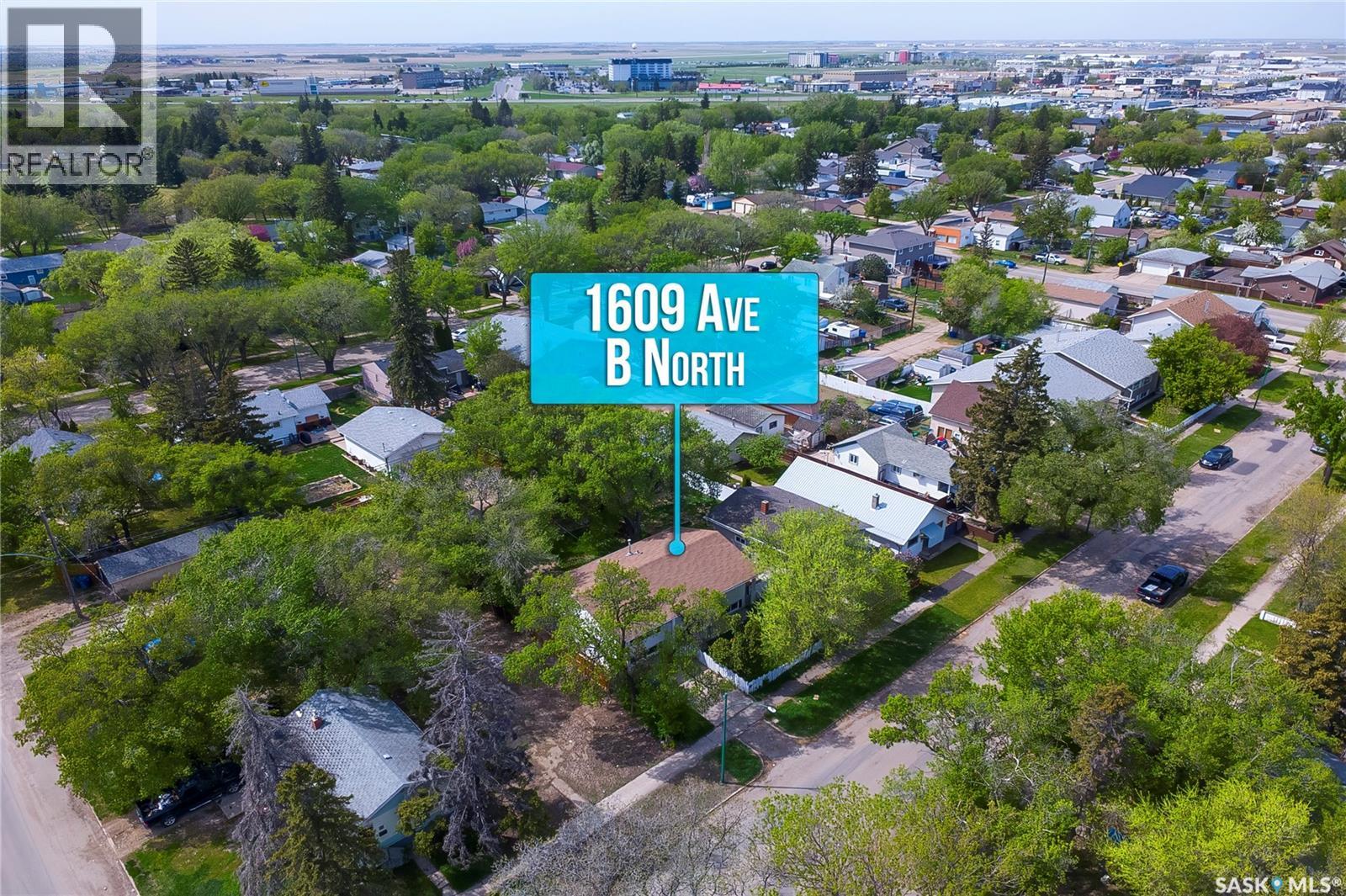 1609 B Avenue N, Saskatoon, Saskatchewan  S7L 1H2 - Photo 2 - SK037643