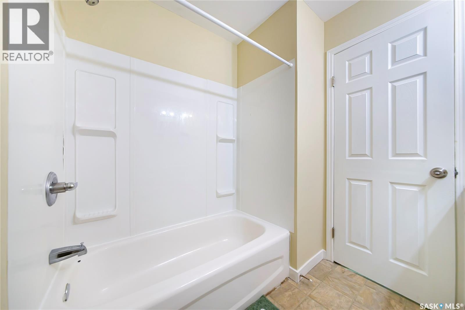 1609 B Avenue N, Saskatoon, Saskatchewan  S7L 1H2 - Photo 20 - SK037643