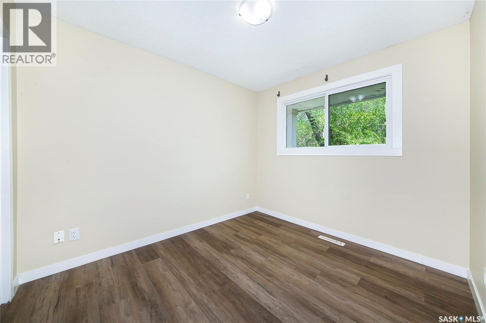 1609 B Avenue N, Saskatoon, Saskatchewan  S7L 1H2 - Photo 24 - SK037643