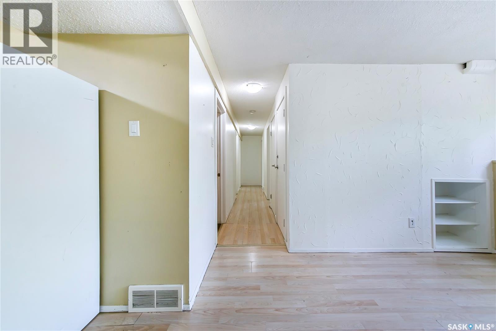 1609 B Avenue N, Saskatoon, Saskatchewan  S7L 1H2 - Photo 31 - SK037643
