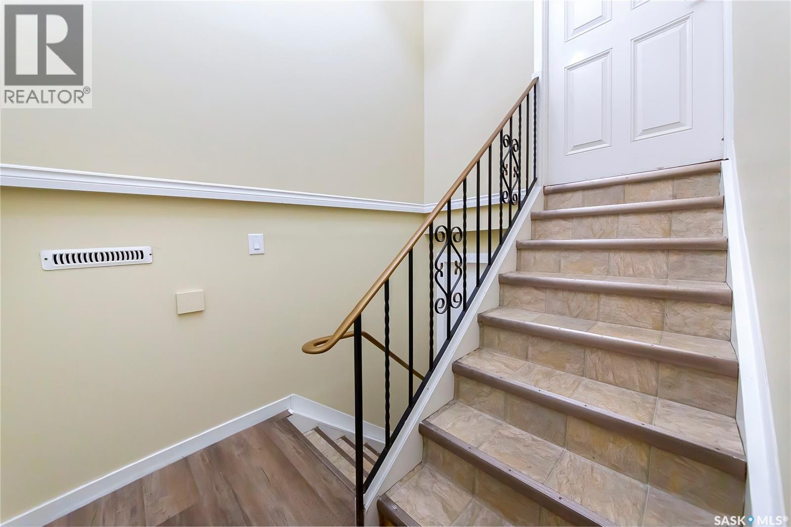 1609 B Avenue N, Saskatoon, Saskatchewan  S7L 1H2 - Photo 6 - SK037643