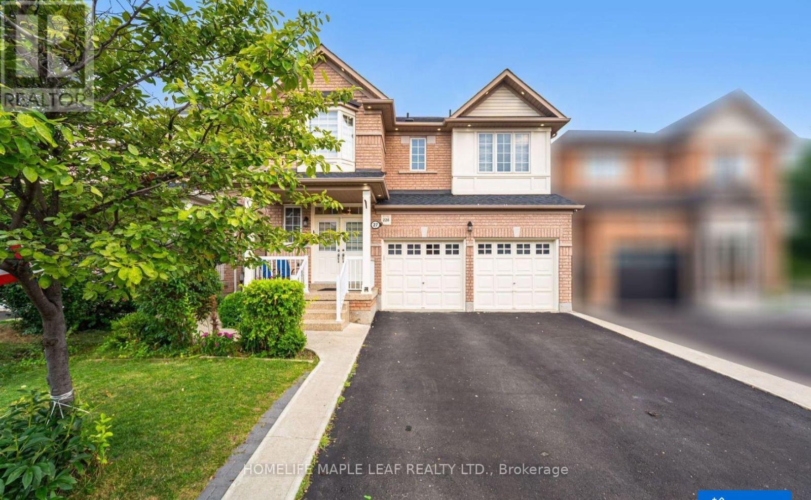 27 HARDGATE CRESCENT, Brampton, Ontario