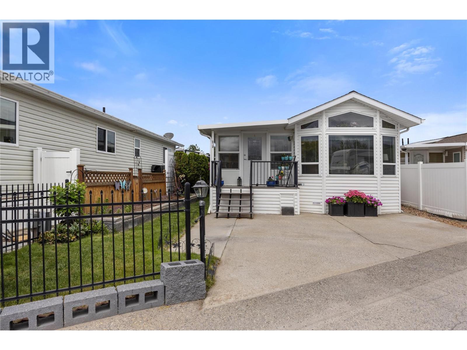 415 Commonwealth Road Unit# 313, Kelowna, British Columbia  V4V 1P4 - Photo 2 - 10370128