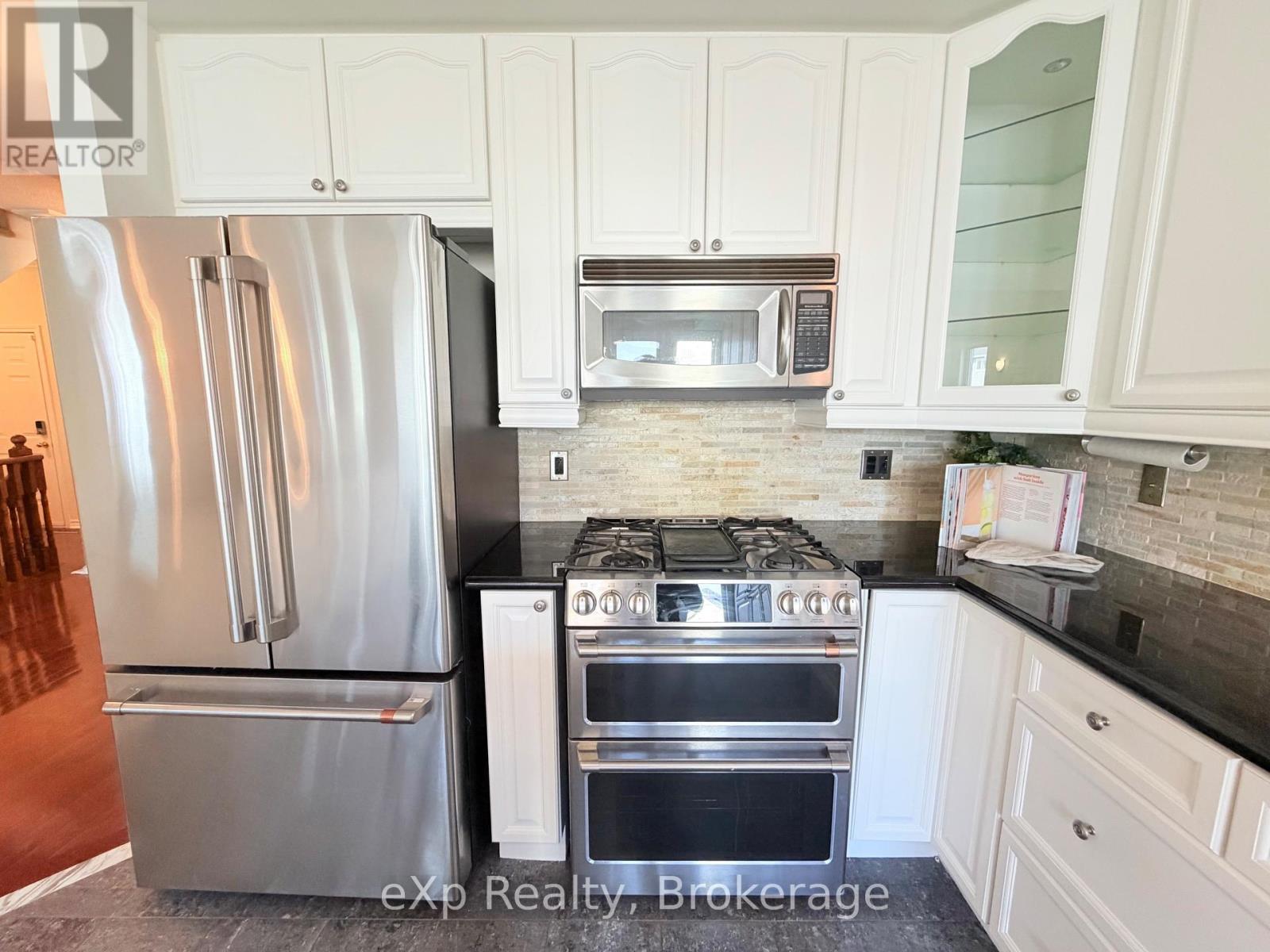 371 Carnwith Drive E, Whitby, Ontario  L1M 2M1 - Photo 12 - E13181552