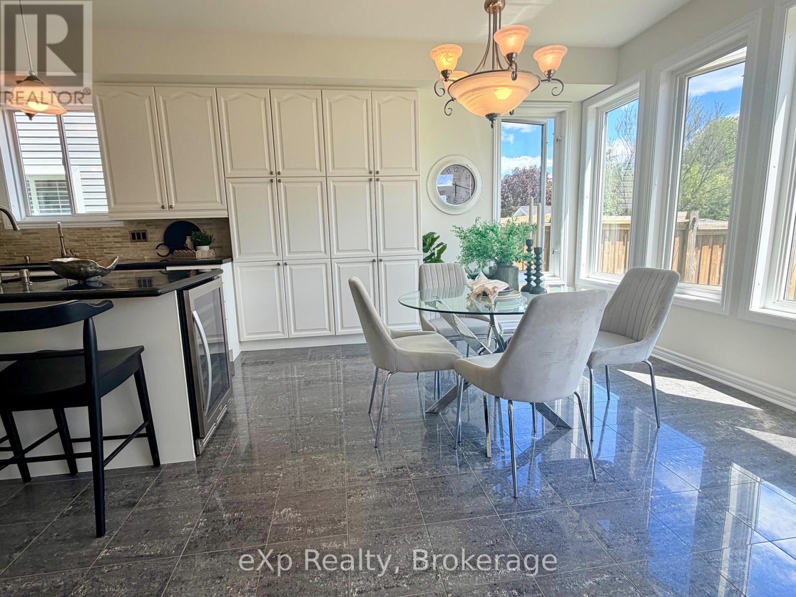 371 Carnwith Drive E, Whitby, Ontario  L1M 2M1 - Photo 15 - E13181552