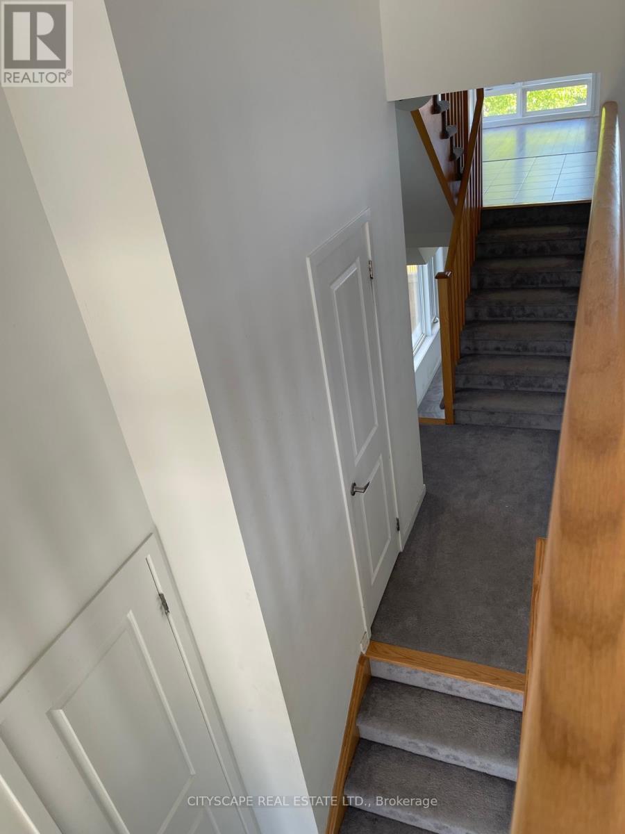 801 Heathrow Path, Oshawa, Ontario  L1H 7K5 - Photo 25 - E13212516