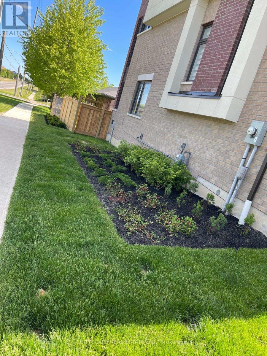 801 Heathrow Path, Oshawa, Ontario  L1H 7K5 - Photo 15 - E13212516