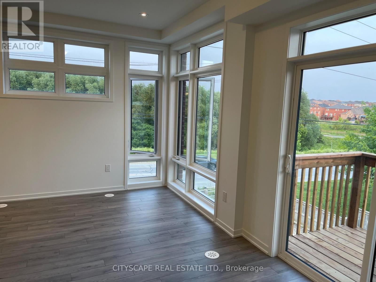 801 Heathrow Path, Oshawa, Ontario  L1H 7K5 - Photo 3 - E13212516