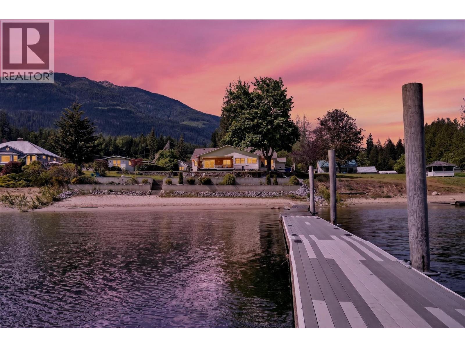 8110 & 8120 Busk Road, Balfour, British Columbia  V0G 1C0 - Photo 3 - 10389011