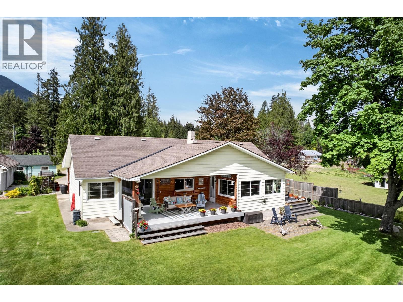 8110 & 8120 Busk Road, Balfour, British Columbia  V0G 1C0 - Photo 62 - 10389011