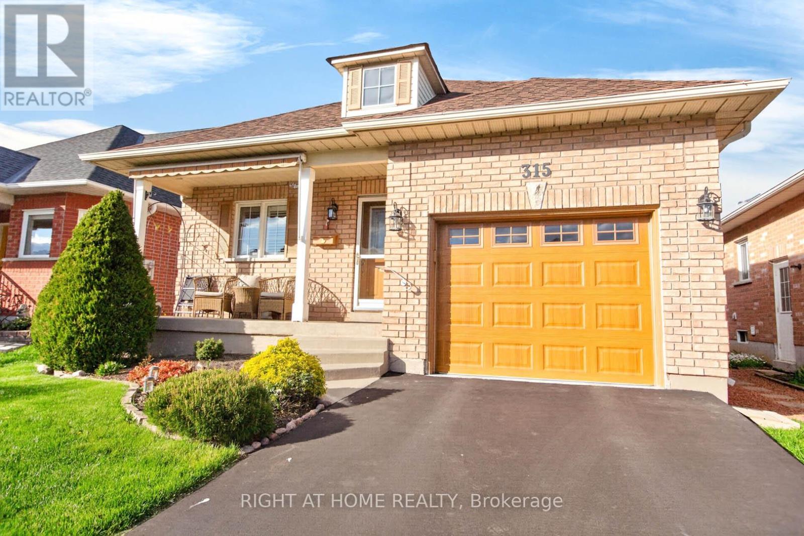 315 Centennial Forest Drive, Milton, Ontario  L9T 5X4 - Photo 2 - W13129264
