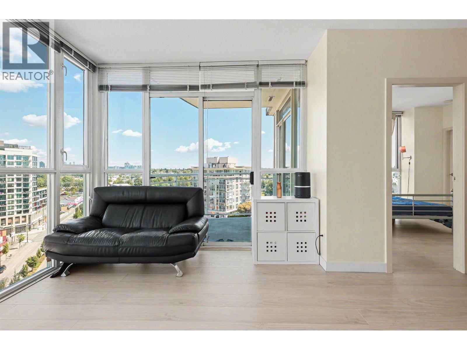 1307 4028 Knight Street, Vancouver, British Columbia  V5N 5Y8 - Photo 3 - R3083803