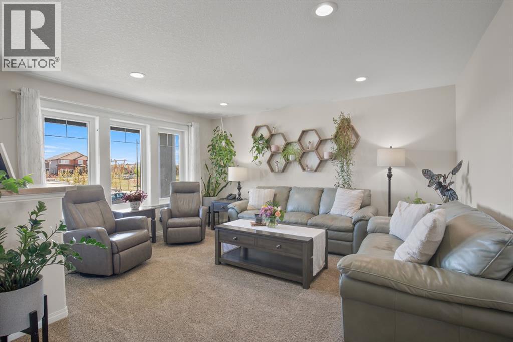 14 Tagish Avenue, Red Deer, Alberta  T4P 0Y6 - Photo 3 - A2313801