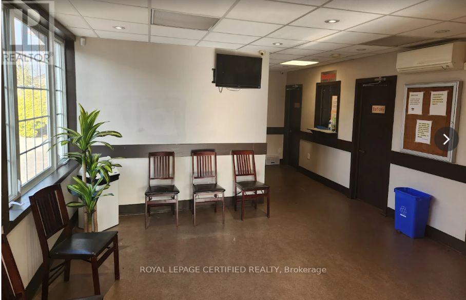 1015 Cawthra Road, Mississauga, Ontario  L5G 4K3 - Photo 3 - W13218770