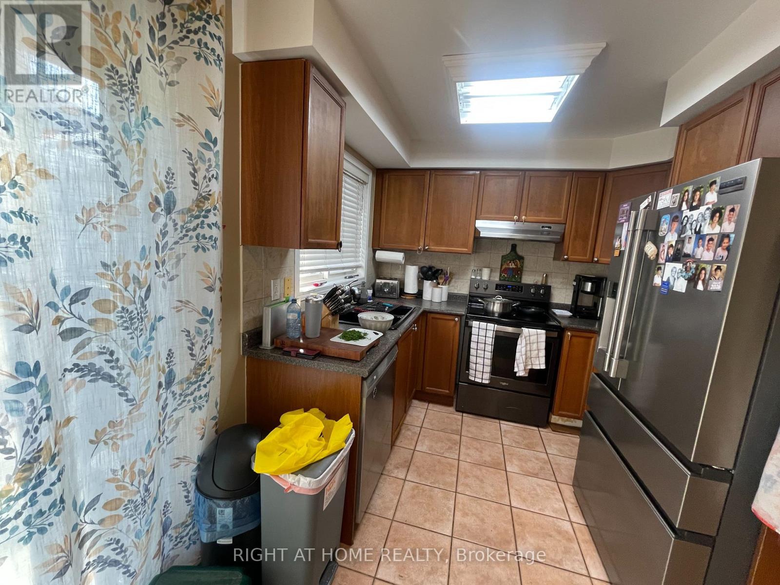 5654 Churchill Meadows Boulevard, Mississauga, Ontario  L5M 7A7 - Photo 10 - W13218780