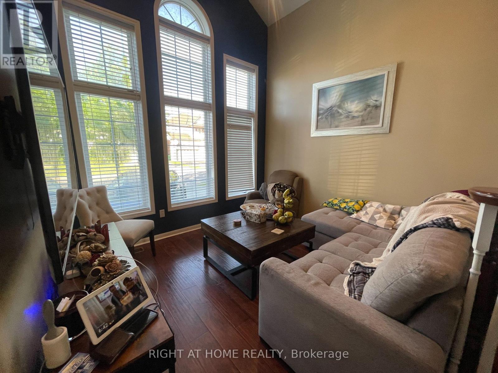 5654 Churchill Meadows Boulevard, Mississauga, Ontario  L5M 7A7 - Photo 3 - W13218780