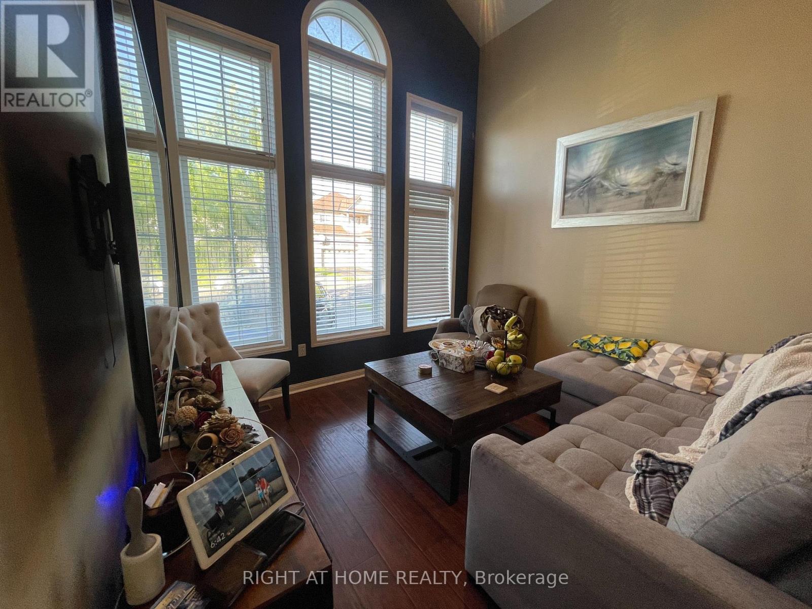 5654 Churchill Meadows Boulevard, Mississauga, Ontario  L5M 7A7 - Photo 4 - W13218780