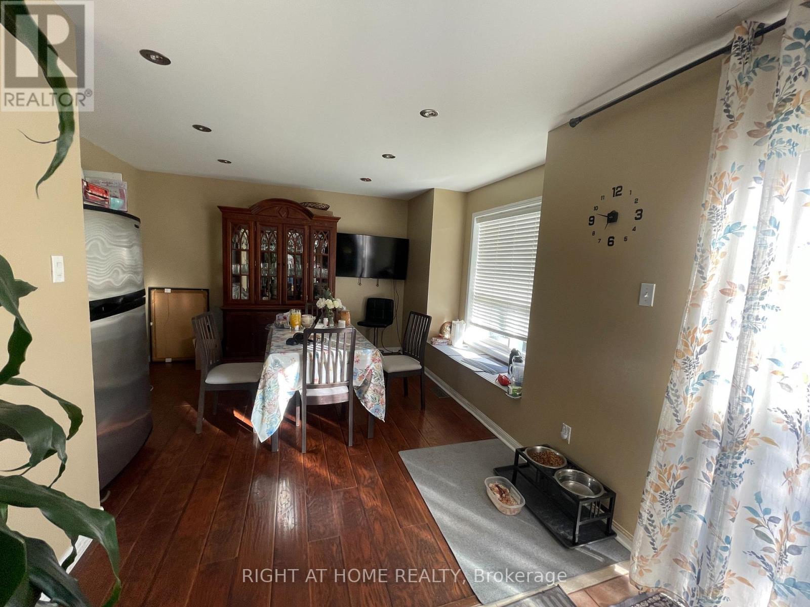 5654 Churchill Meadows Boulevard, Mississauga, Ontario  L5M 7A7 - Photo 7 - W13218780